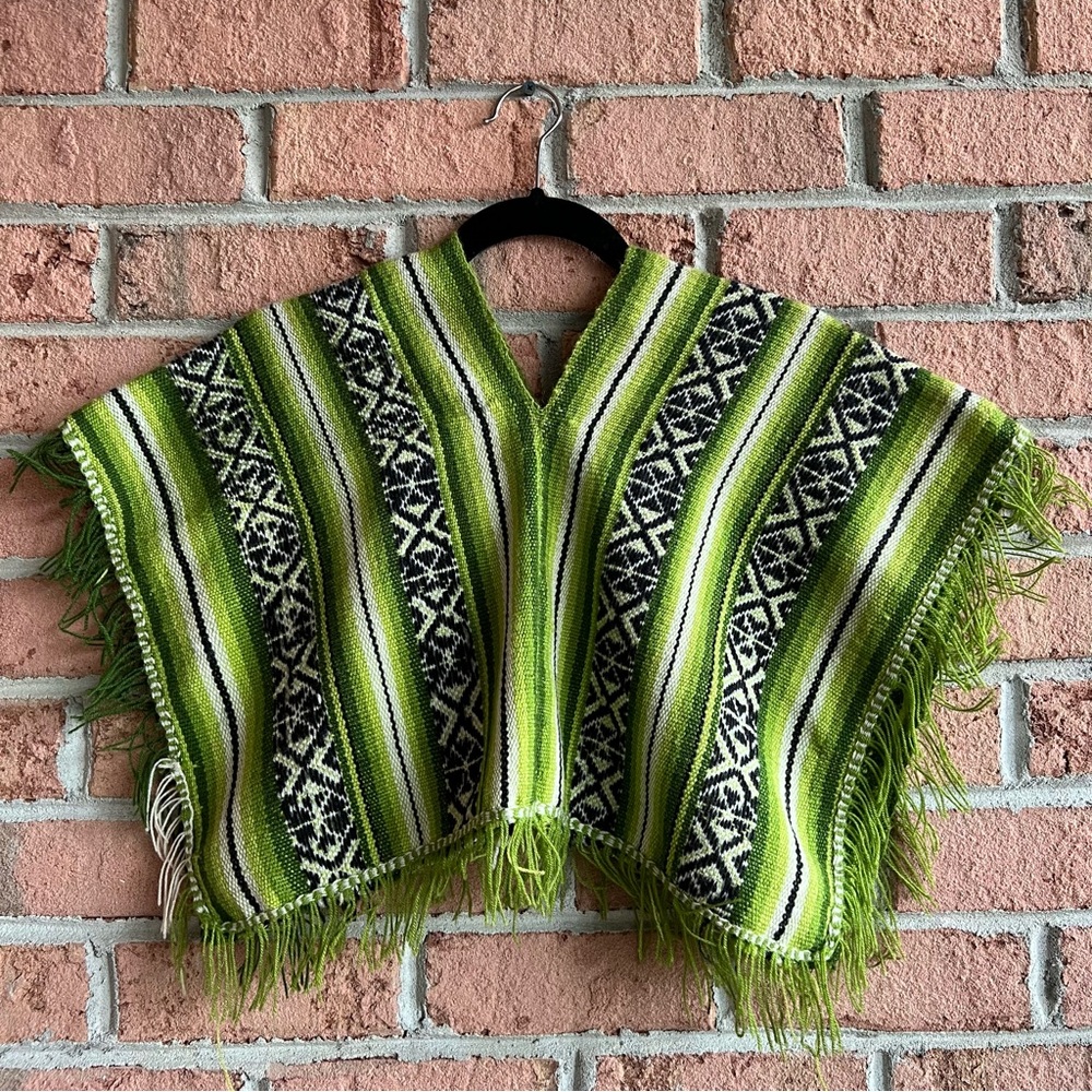 Woven Wool Cropped Poncho with Fringe. Size Small
